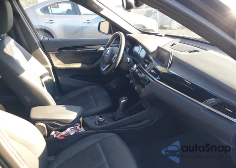 2018 BMW X1 xDrive28I из США, поврежденный, VIN WBXHT3C35J5L34663